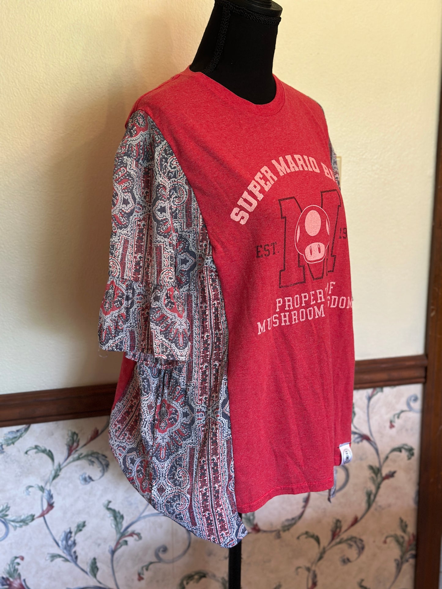 Upcycled Super Mario Bros Red T-Shirt with Ladies Shirt Sleeves Large
