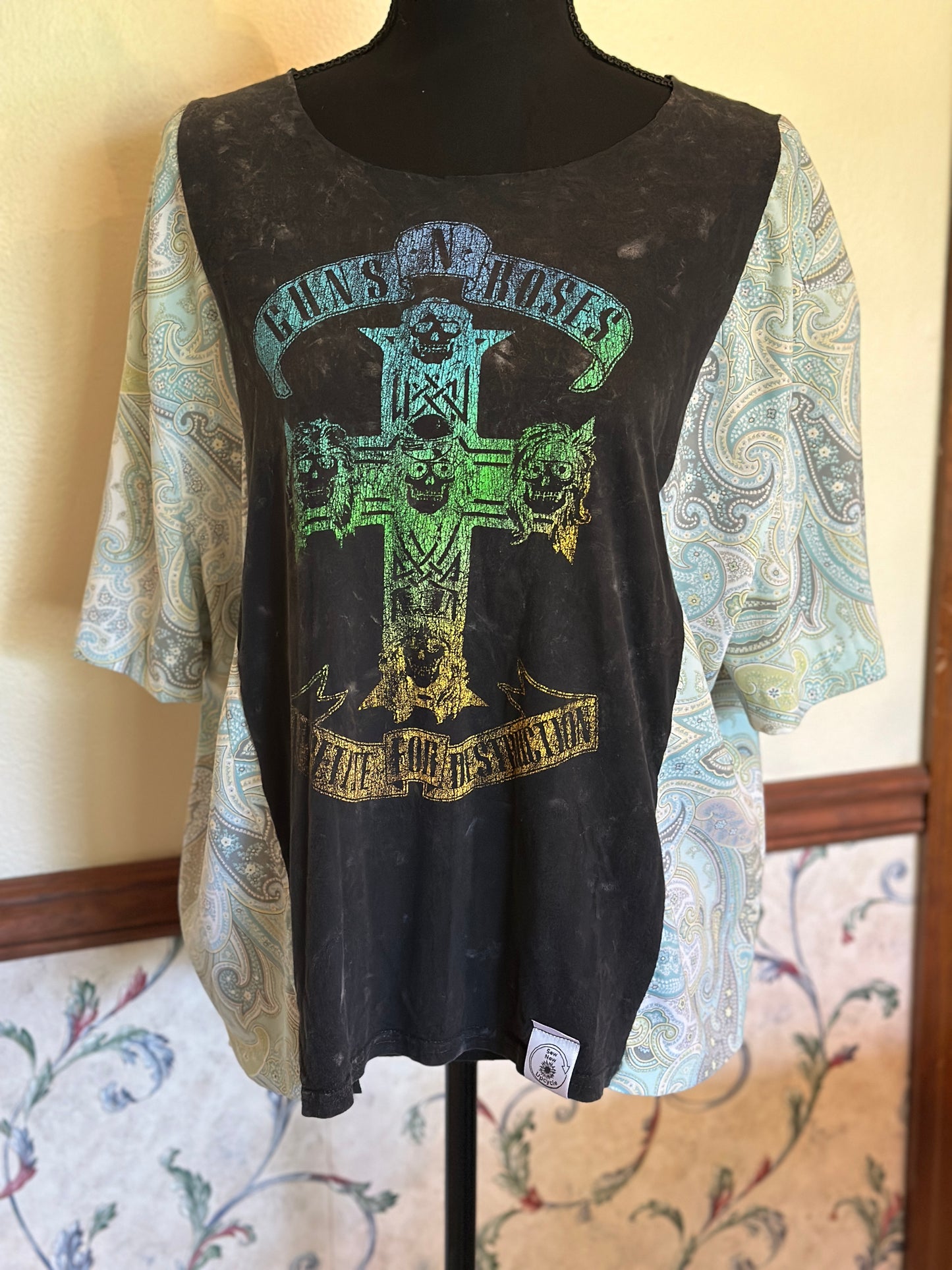 Upcycled Guns N Roses T-Shirt with Paisley Dressy Sleeves