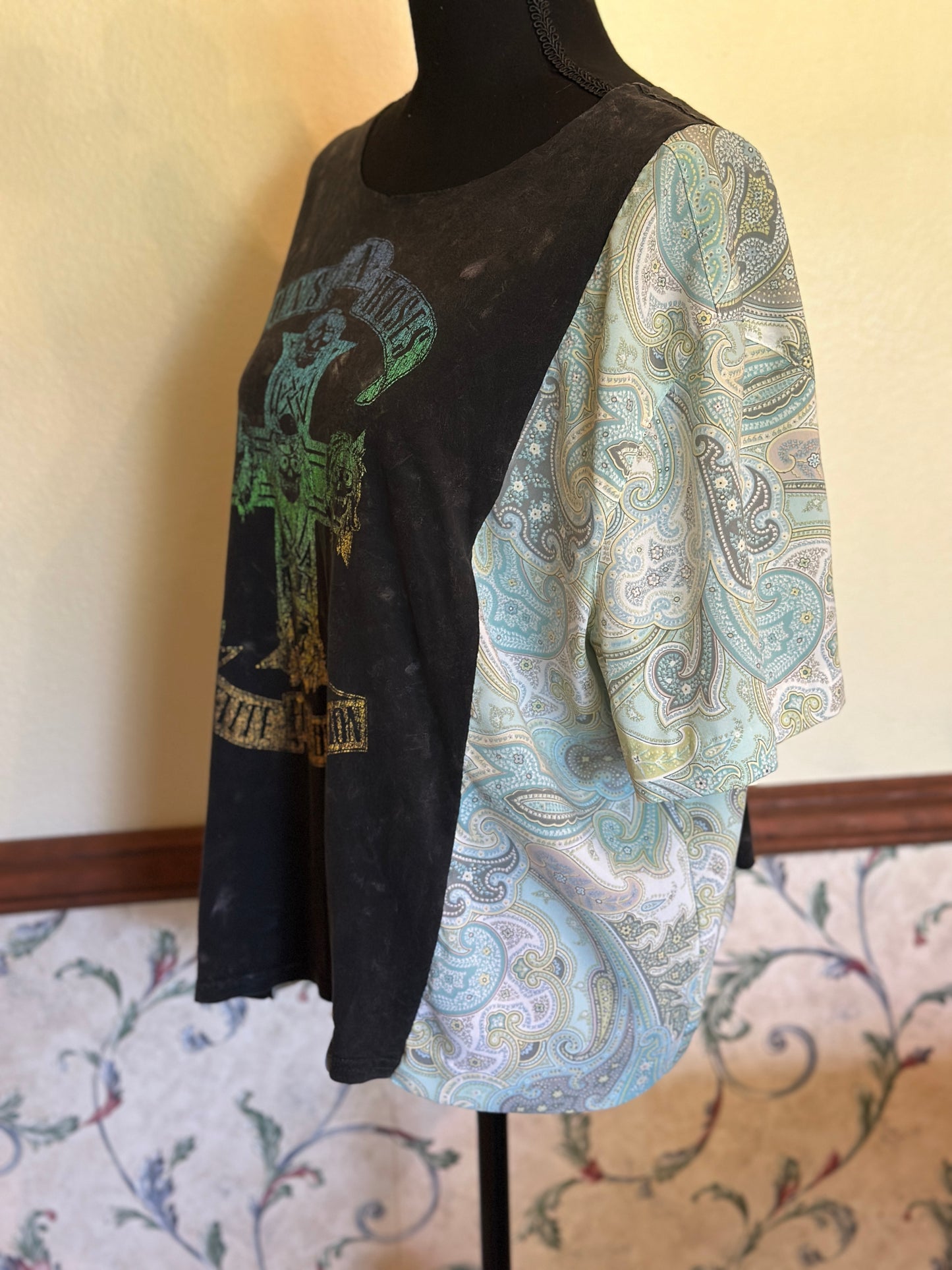 Upcycled Guns N Roses T-Shirt with Paisley Dressy Sleeves