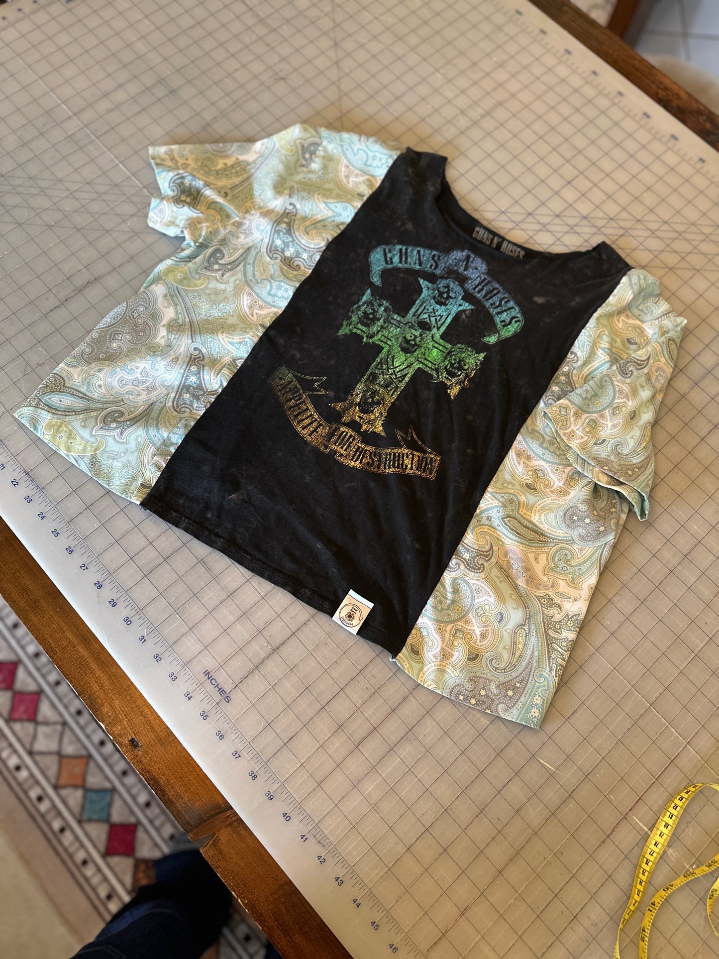 Upcycled Guns N Roses T-Shirt with Paisley Dressy Sleeves